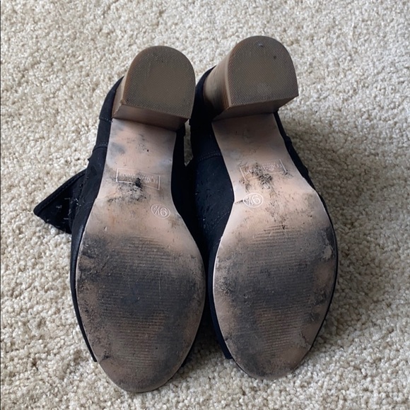 Fergalicious black suede bootie size 9.5 - Picture 4 of 7